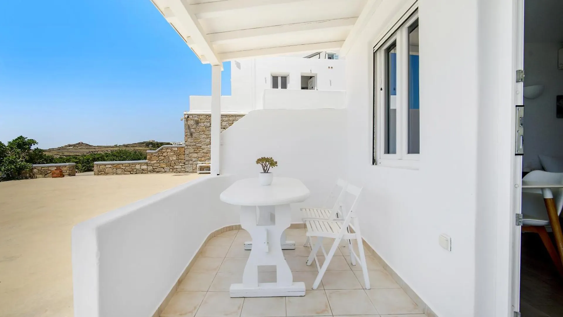 Oniropetra Apartments Mykonos Plintri