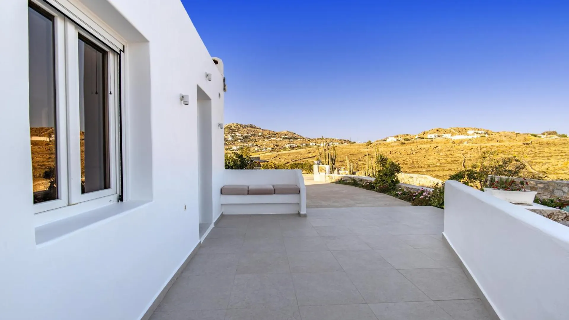 Oniropetra Apartments Mykonos Plintri 0*,  Greece
